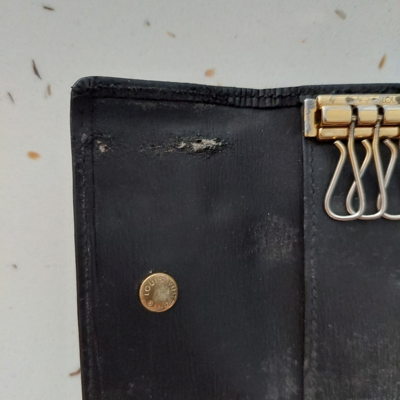 Authentic Pre-owned Louis Vuitton 6 key holder - Picture 7 of 10